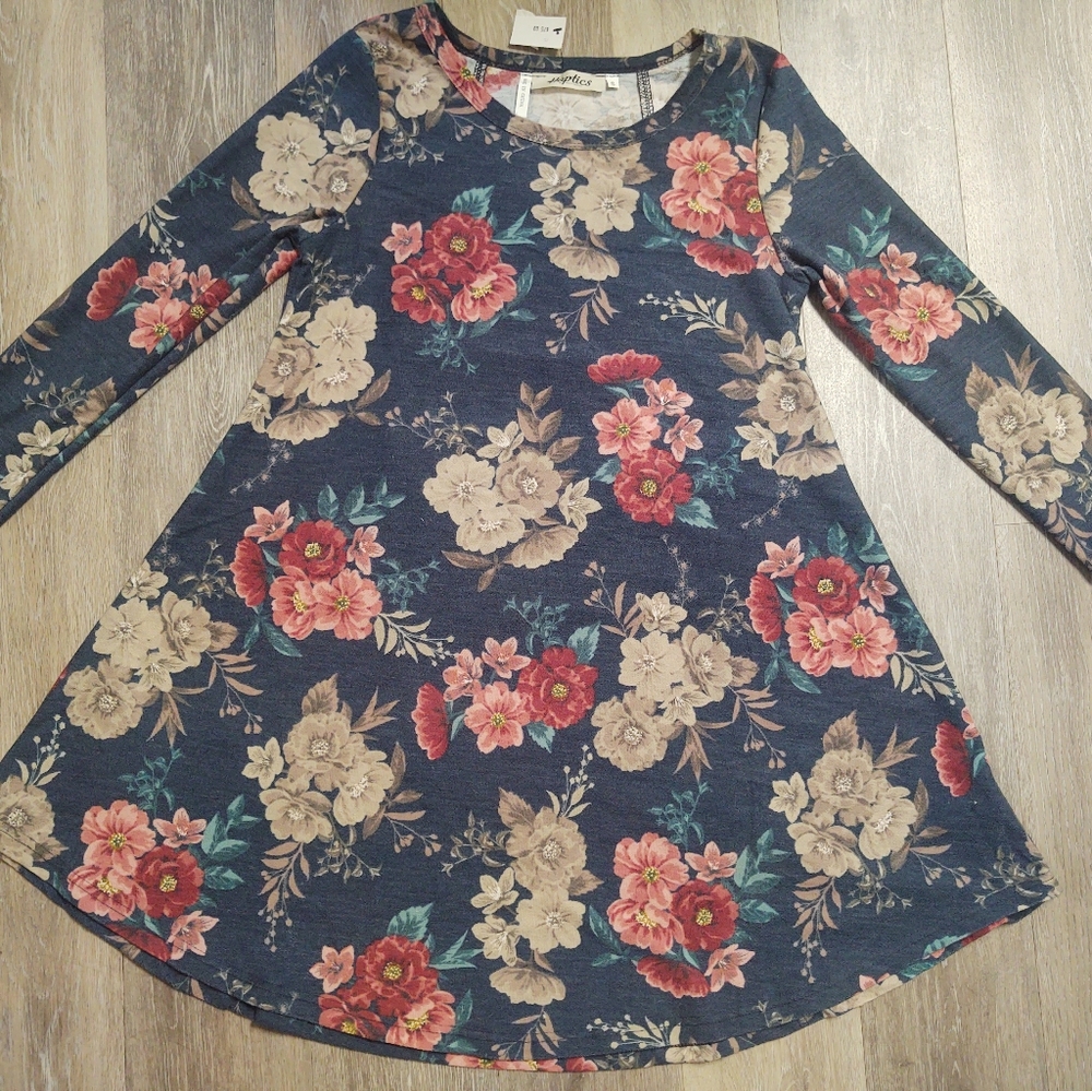 Haptics Long sleeve boutique dress ~ Size small